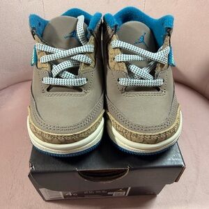 Jordan Kids Brown and Blue Sneaker